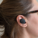 No resulta sorprendente que unos auriculares de 130 dólares abulten tanto, pero tampoco son los más grandes que he visto.
Foto: Andrew Liszewski (Gizmodo)